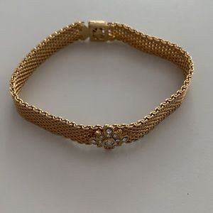 Gold bracelet with cubic zirconia stones